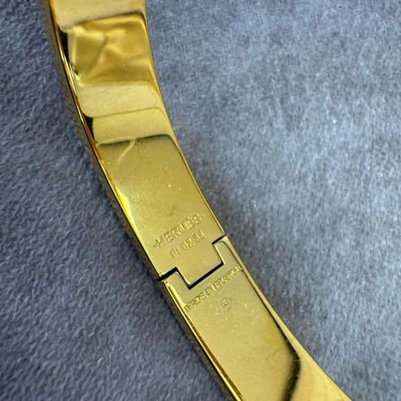 Hermes Clic H Bracelet Black Gold PM - Picture 7 of 9